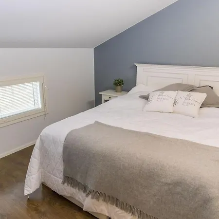 Sjoevik By Interhome